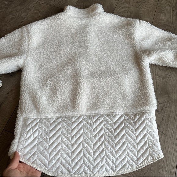 Athleta Cozy Sherpa Snap
Sweatshirt in Ivory - Size XS - Picture 5 of 10